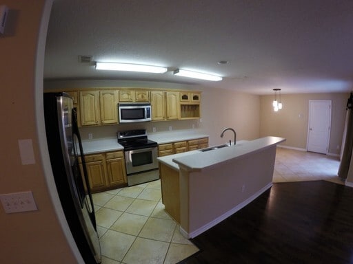Building Photo - Avalon Park Spacious two story townhome