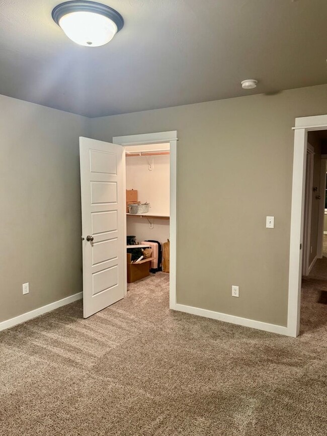 Building Photo - Chic & Comfortable 3-Bed Home in Bozeman’s King Arthur Park