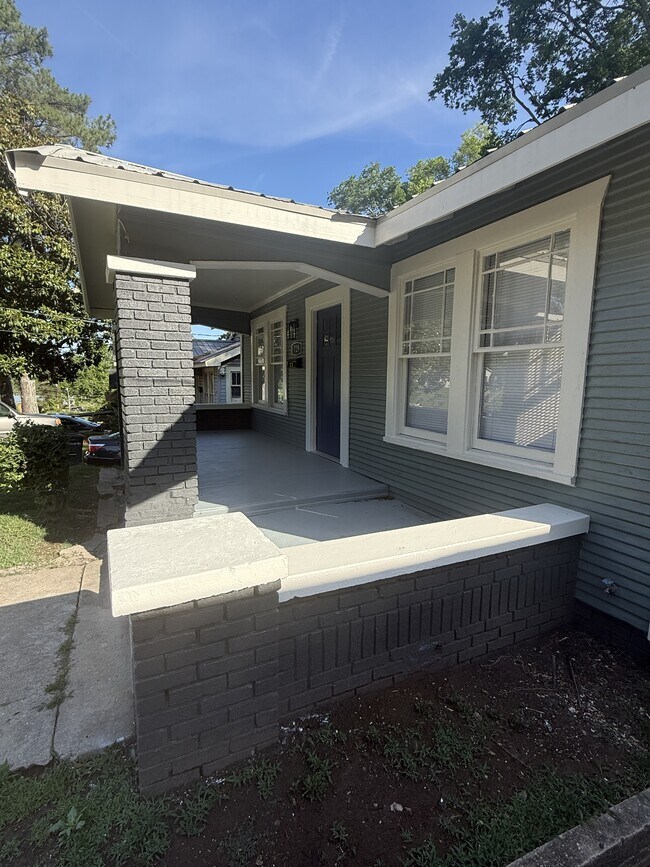 Building Photo - 729 80th Pl S