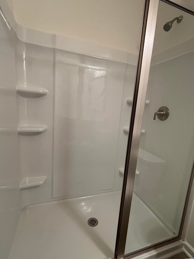 Building Photo - 372 Acorn St