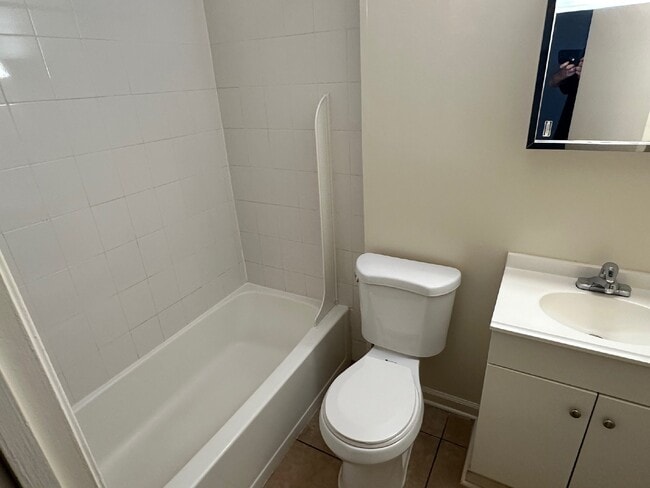 Building Photo - Cozy Townhome Living in a Convenient Lorton Location