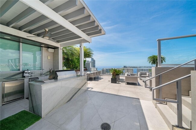 Building Photo - 330 Sunny Isles Blvd
