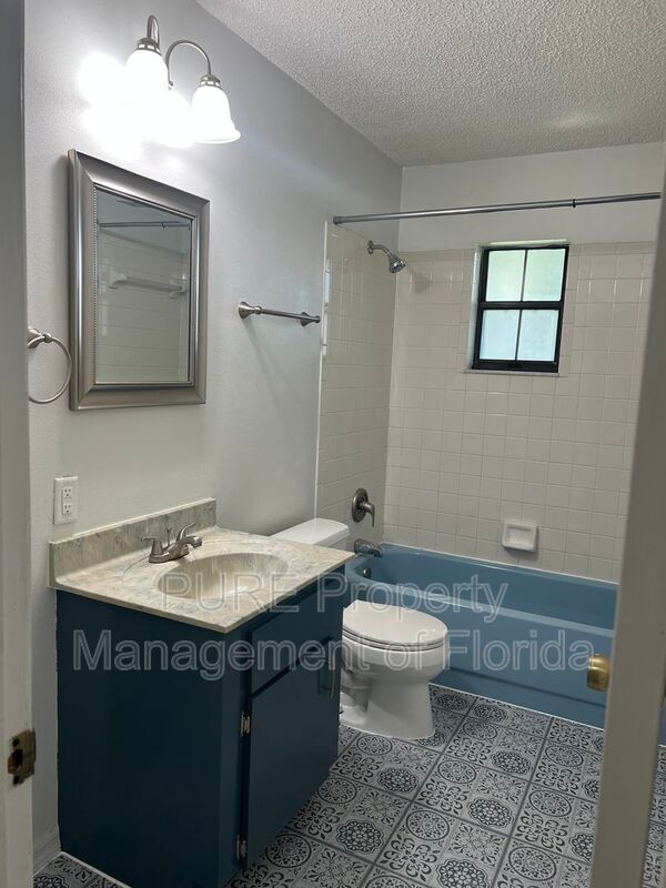 Building Photo - 70 Almond Rd