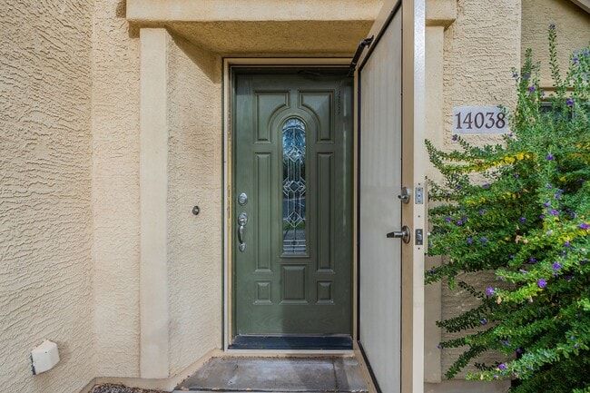 Building Photo - 3 bedroom home in Surprise