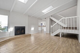 Building Photo - Fantastic 3-Bedroom Home in Prime Brea Loc...