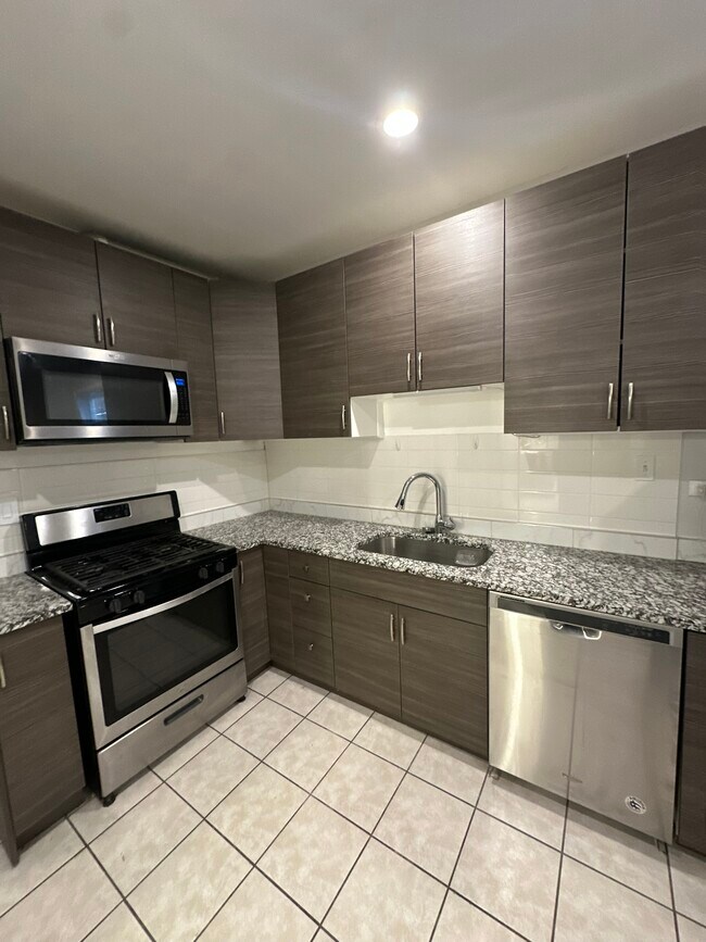 Building Photo - Erie