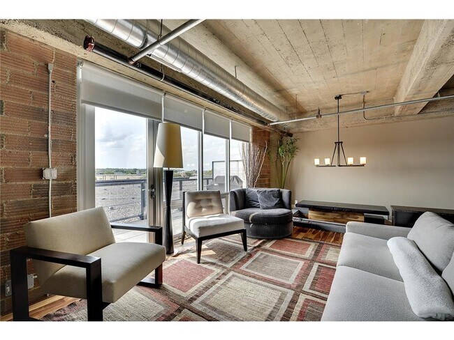 Building Photo - 901 N 3rd St