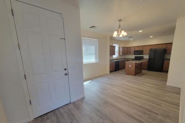 Building Photo - 7226 S 48th Glen