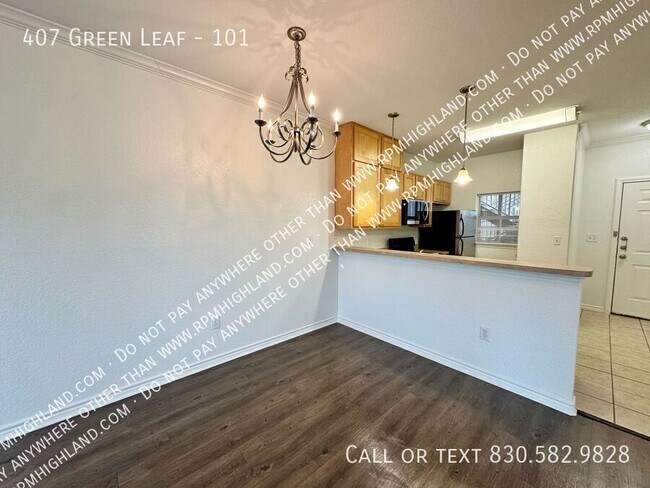 Building Photo - 407 Green Leaf