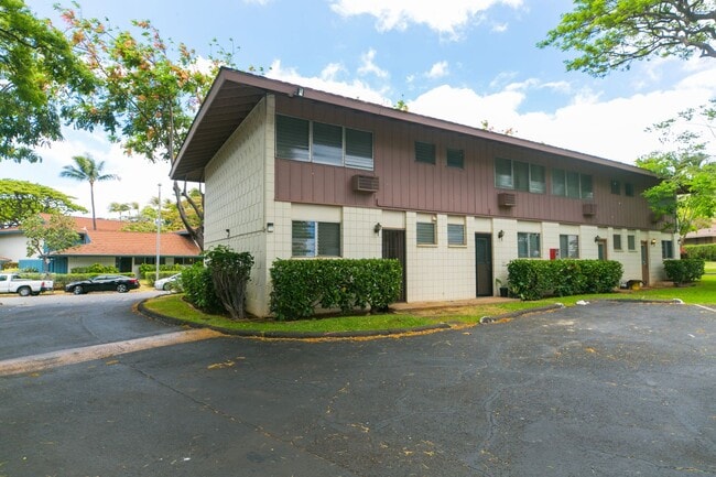 Building Photo - Tropic Garden Townhouse 2b1.5b1pkg