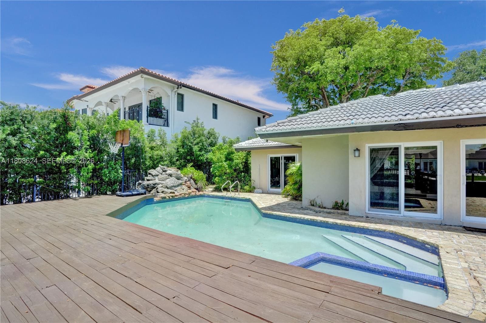 Building Photo - 3100 NE 56th Ct