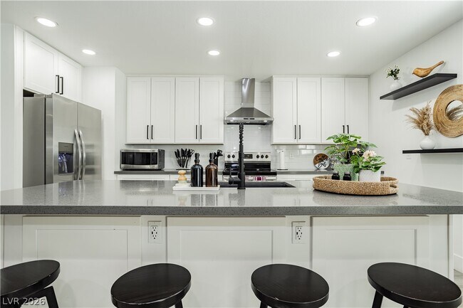 Building Photo - 1913 Birch St