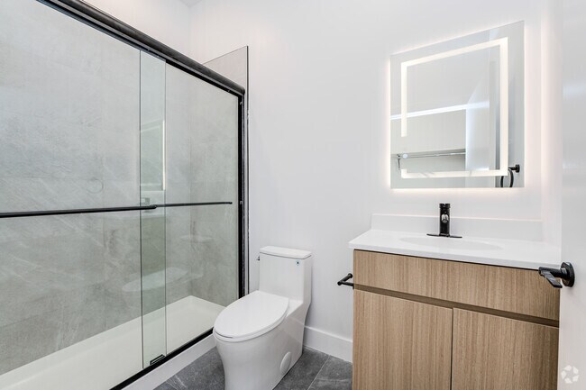 2BR, 2BA - 1000SF - Attached Bathroom - River at Passaic