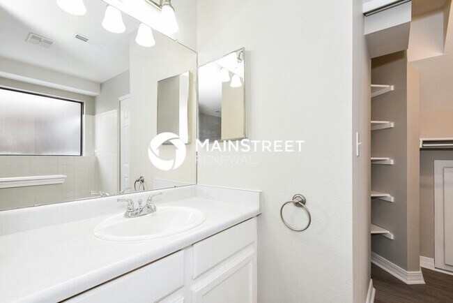 Building Photo - 3 Bedroom Pet-Friendly Home in Parker, CO with Main Street Renewal