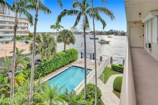 Building Photo - 101 N Birch Rd