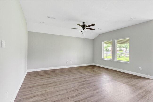 Building Photo - 214 Kickapoo Dr