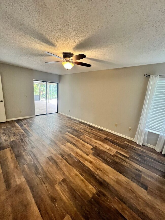 Building Photo - BEAUTIFUL 3 BEDROOM POOL HOME IN SANDPIPER...
