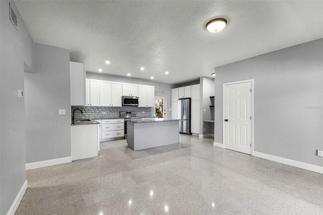 Building Photo - 151 N Orlando Ave