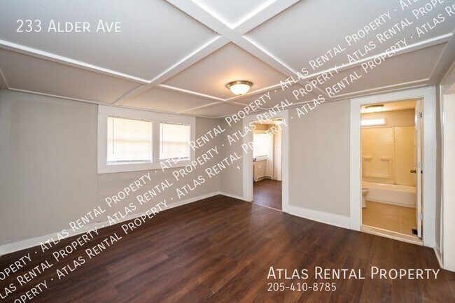 Building Photo - 233 Alder Ave