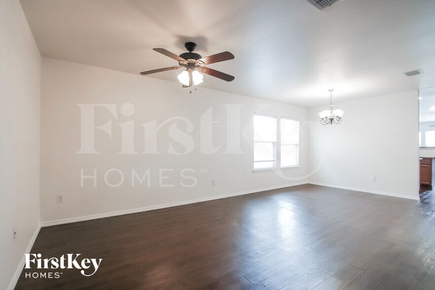 Building Photo - 1305 Haley Ln