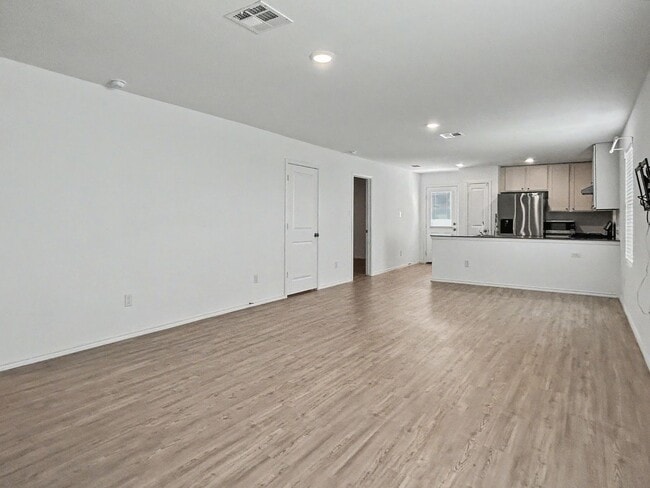 Building Photo - Charming Single-Story Converse Home