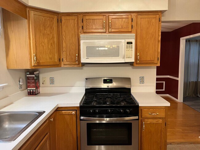 Building Photo - Lovely Bethlehem Township single family ho...
