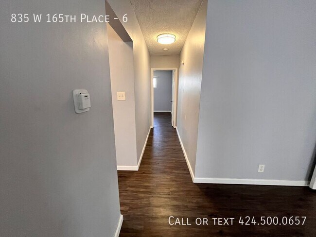 Building Photo - 835 W 165th Pl