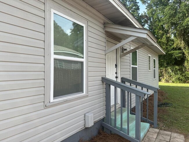 Building Photo - 217 Carys Ln