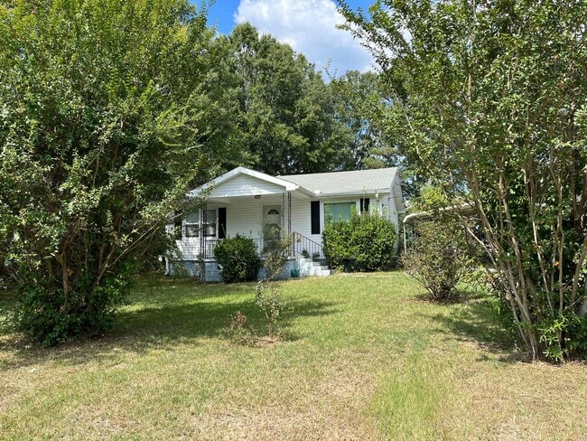 Building Photo - 106 Marshall Ln SW