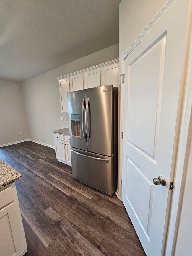 Building Photo - 3015 Long Spur Dr