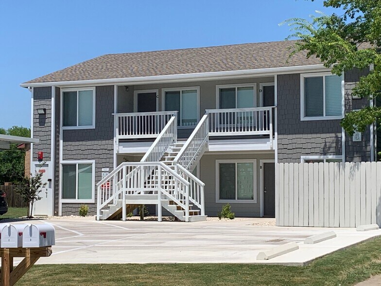 Building Photo - 2806 Bull Run