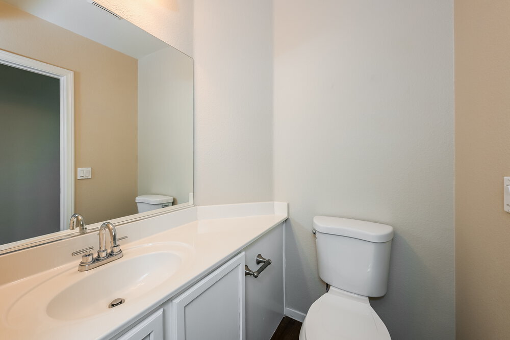 Building Photo - 3564 Chelsea Grove St