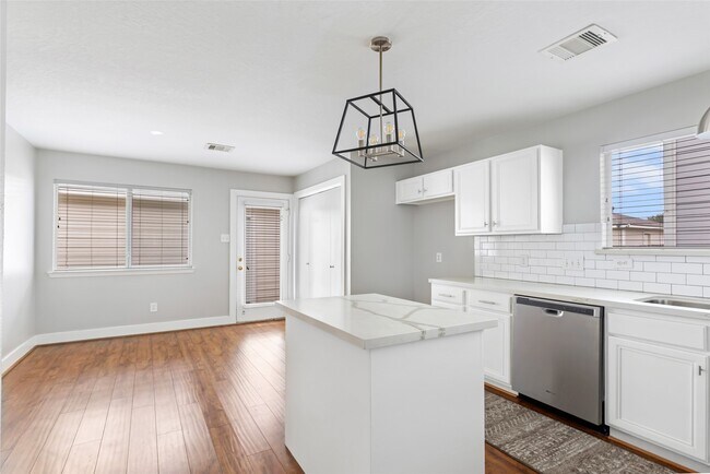 Building Photo - 20192 Alden's Oak