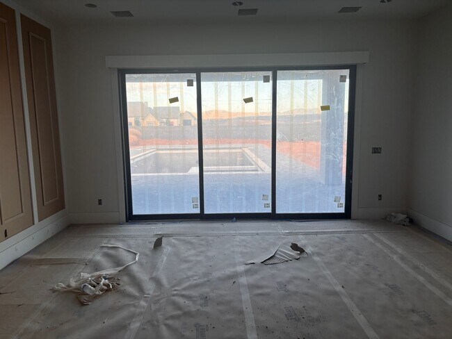 Building Photo - BRAND NEW Gorgeous 6 bed 7 bath with Pool ...