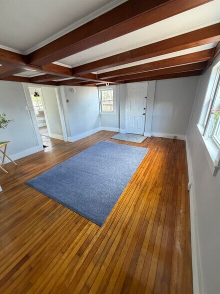 Building Photo - 303 N State