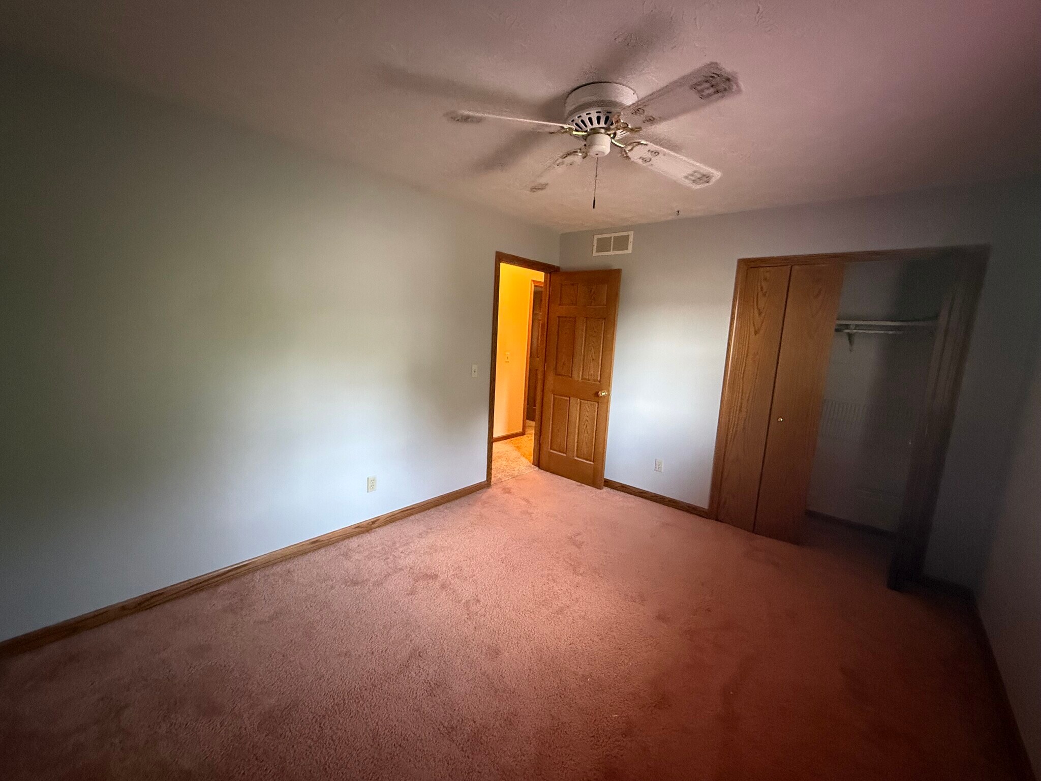 Building Photo - 4669 Pinehurst Dr