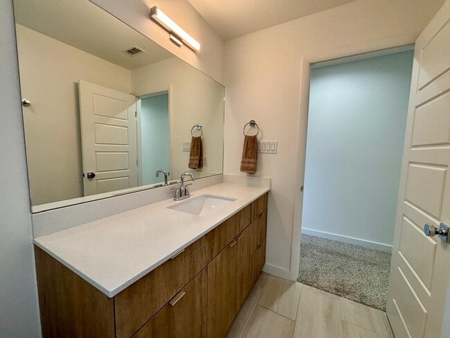 Building Photo - 510 Deer Path Lp