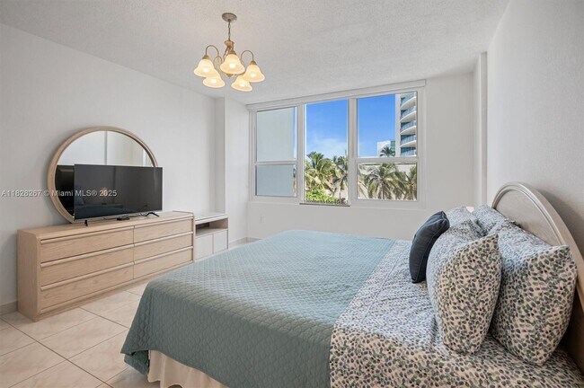 Building Photo - 3505 S Ocean Dr