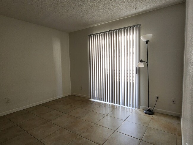 Building Photo - BOTTOM FLOOR CONDO