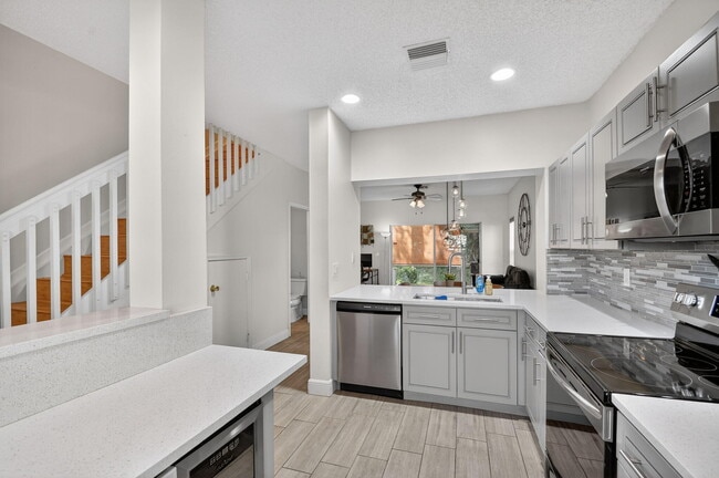 Building Photo - 5015 Palmbrooke Cir