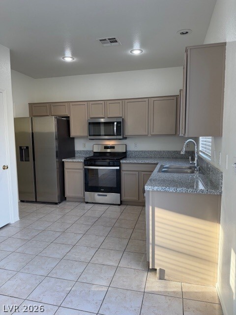 Building Photo - 2660 Heathrow St