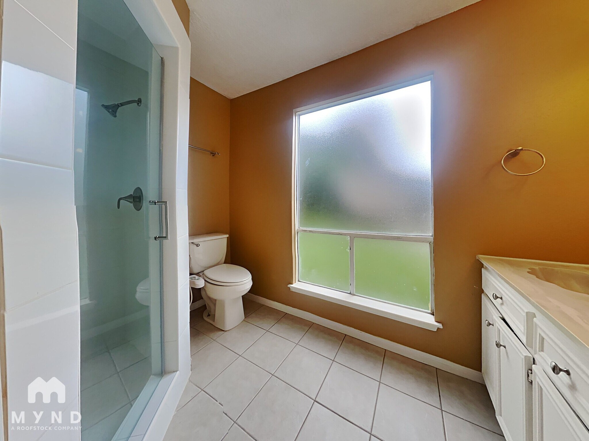 Building Photo - 2103 Woodland Springs St