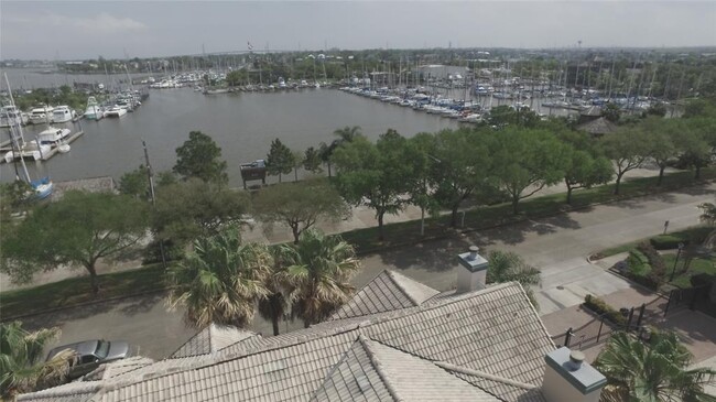 Building Photo - 457 Mariners Dr