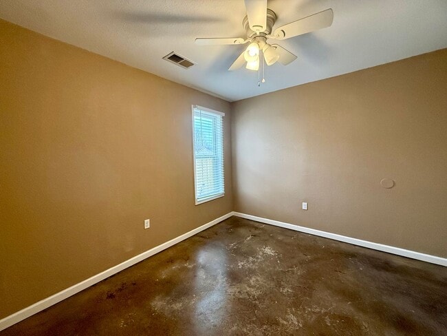 Building Photo - 3 Bedroom/2 Bathroom Home in Paragould AR - $1,350/month