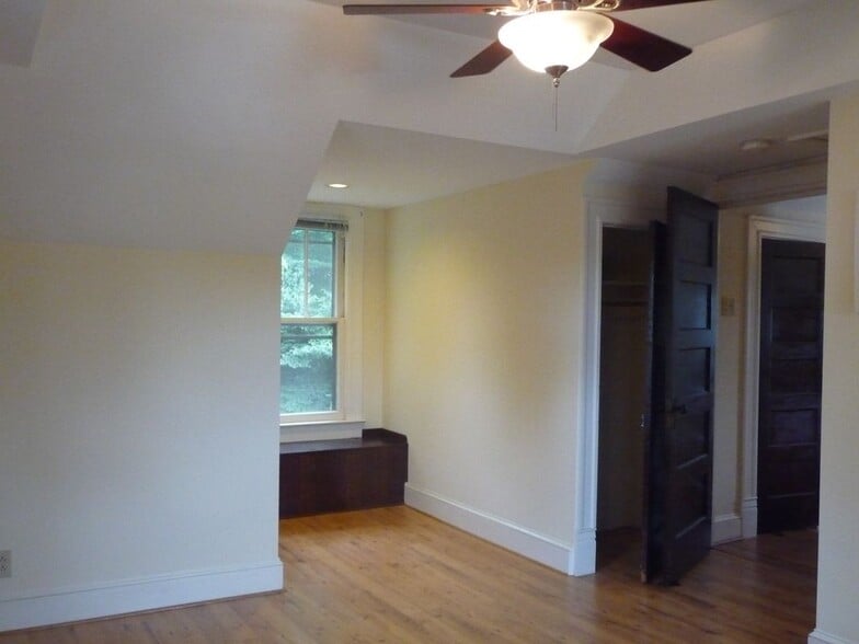 Building Photo - 1311 Sunken Rd