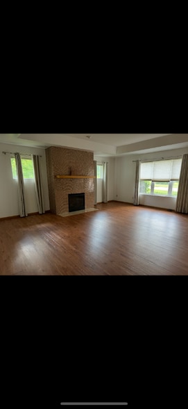 Building Photo - 854 Krause Rd