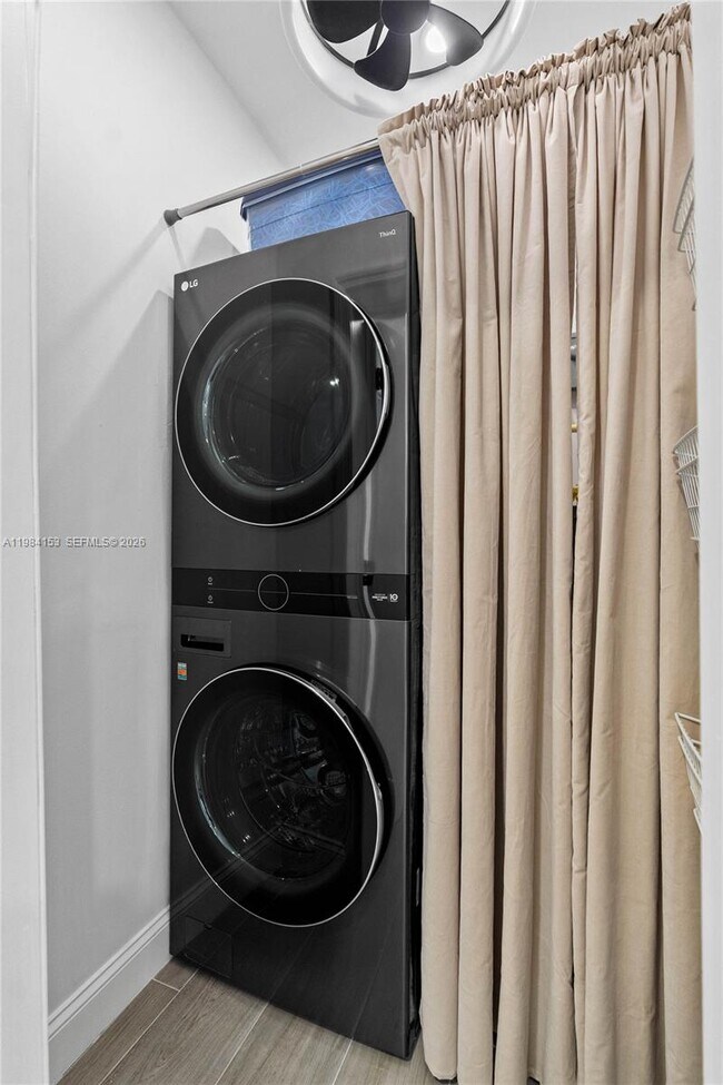 Building Photo - 1345 SW 14th Ave