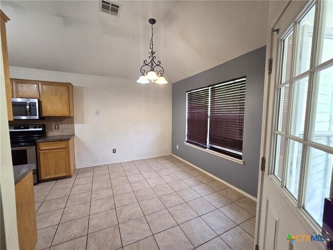 Building Photo - 3903 Bade Dr