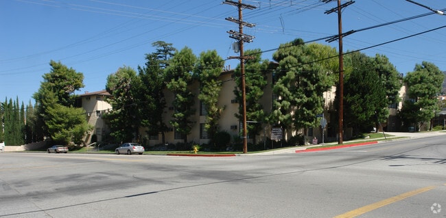 Building Photo - Sherwood Apts - Tujunga