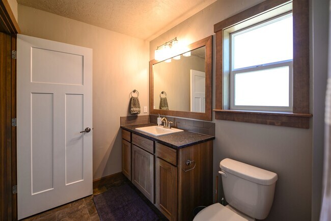 Building Photo - 7878 N Hibiscus Ln